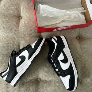 COPY - NIKE Panda Dunks Black/White NEVER WORN size 11.5